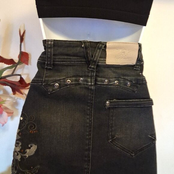 NWT I AM GIA Blue Stretch Cotton Knee Length Floral Embroidered Denim Skirt - Picture 8 of 8